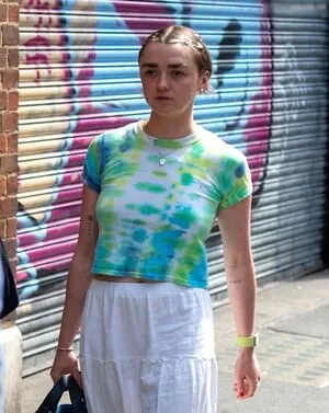 Maisie Williams OnlyFans Leaked Free Thumbnail Picture - #n3HF3vxHr8