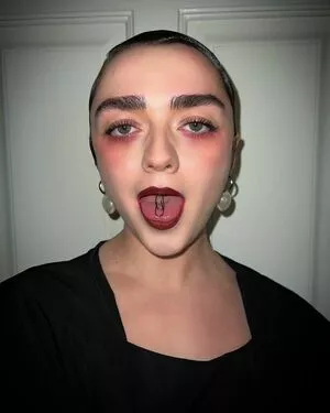 Maisie Williams OnlyFans Leaked Free Thumbnail Picture - #nT38qT86xx