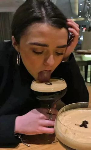 Maisie Williams OnlyFans Leaked Free Thumbnail Picture - #qmujnI5Amh