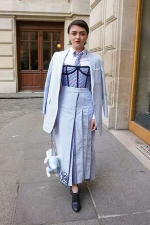 Maisie Williams OnlyFans Leaked Free Thumbnail Picture - #su1MVEqeew
