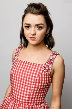 Maisie Williams OnlyFans Leaked Free Thumbnail Picture - #wucQKKjY32