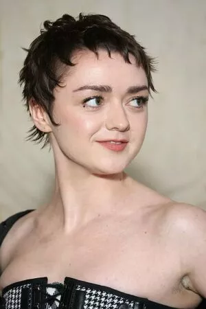 Maisie Williams OnlyFans Leaked Free Thumbnail Picture - #xyPoexJ4rx