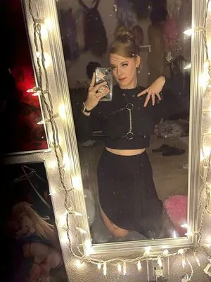 Maisievanasch OnlyFans Leaked Free Thumbnail Picture - #6lRamIeV00