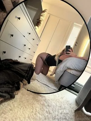 Majaholf OnlyFans Leaked Free Thumbnail Picture - #INSiHRYLoe
