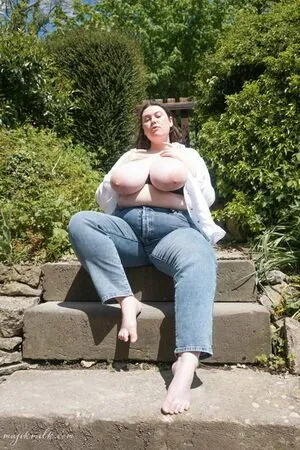 Majikmilk Busty Bbw OnlyFans Leaked Free Thumbnail Picture - #uAgVi4uIba