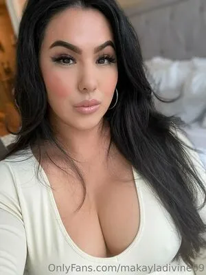 Makayladivine69 OnlyFans Leaked Free Thumbnail Picture - #soId7RxcQ4
