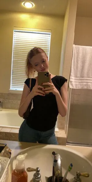 Makenna Kelly OnlyFans Leaked Free Thumbnail Picture - #YWIBEGP5Y3