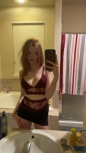 Makenna Kelly OnlyFans Leaked Free Thumbnail Picture - #d40SsKNICF