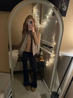 Makenna Kelly OnlyFans Leaked Free Thumbnail Picture - #tapT0Ox4VF