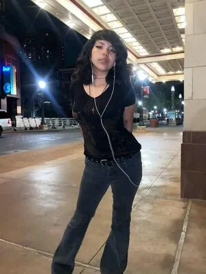 Makeoutradio OnlyFans Leaked Free Thumbnail Picture - #1SNlfkOrMG