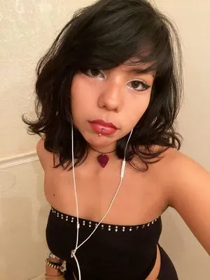 Makeoutradio OnlyFans Leaked Free Thumbnail Picture - #5e8IVozPY7