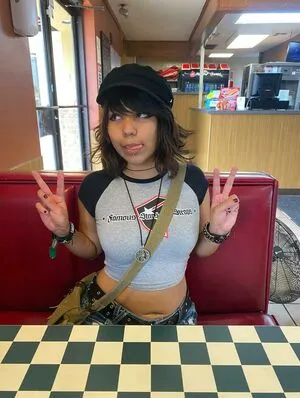 Makeoutradio OnlyFans Leaked Free Thumbnail Picture - #bQWWXCspCc