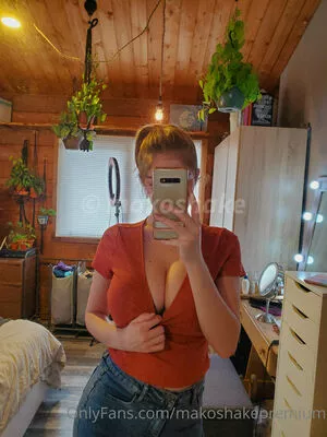 Makoshake OnlyFans Leaked Free Thumbnail Picture - #8MAK9TpfrP