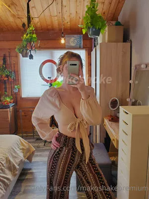 Makoshake OnlyFans Leaked Free Thumbnail Picture - #kWT8nzECAE