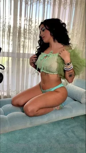 Malu Trevejo OnlyFans Leaked Free Thumbnail Picture - #GmpZPwF1D3