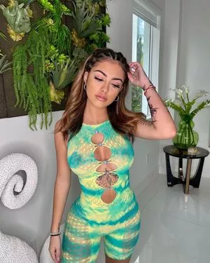 Malu Trevejo OnlyFans Leaked Free Thumbnail Picture - #UGFrbeFNEc