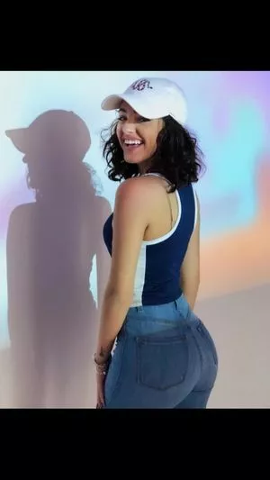 Malu Trevejo OnlyFans Leaked Free Thumbnail Picture - #giY6lSbKko