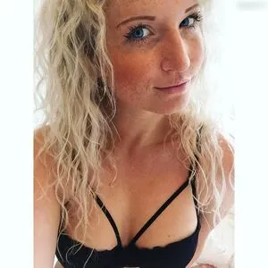 Malue Mathilde OnlyFans Leaked Free Thumbnail Picture - #cHRedMUCye