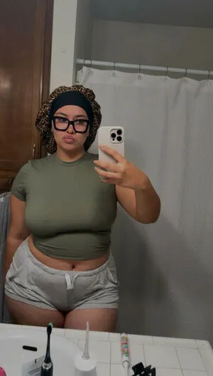 Mama E OnlyFans Leaked Free Thumbnail Picture - #RI68HCtGZd