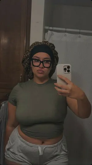 Mama E OnlyFans Leaked Free Thumbnail Picture - #kLYWOos1qS