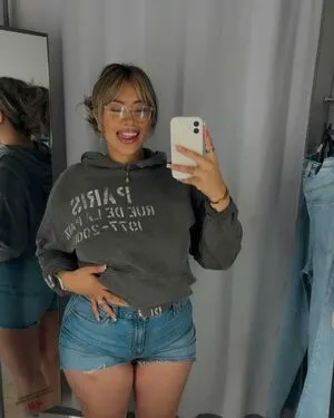 Mama E OnlyFans Leaked Free Thumbnail Picture - #yaUUjYXllJ