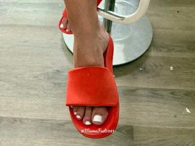 Mamafeet1981 OnlyFans Leaked Free Thumbnail Picture - #yAhISeKWj0