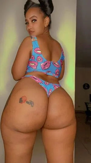 Mami Cash OnlyFans Leaked Free Thumbnail Picture - #GNYd63tzDo