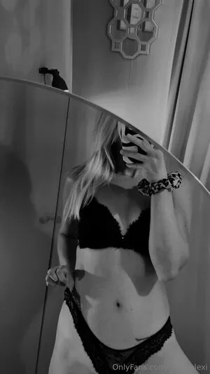 Mandylexi OnlyFans Leaked Free Thumbnail Picture - #NlOGL3Regi