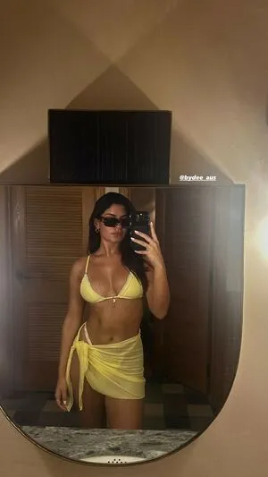 Manuela Alvarez Hernandez OnlyFans Leaked Free Thumbnail Picture - #Tf2XKGAFPu