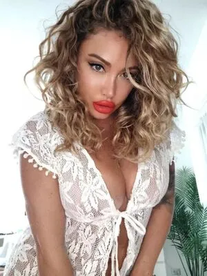 Manuela Ferrari OnlyFans Leaked Free Thumbnail Picture - #PkRaTICmin