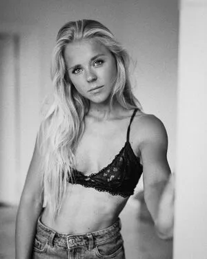 Maren Schiller OnlyFans Leaked Free Thumbnail Picture - #y03lANMhpk