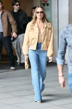 Margot Robbie OnlyFans Leaked Free Thumbnail Picture - #1A6zLDDgS4