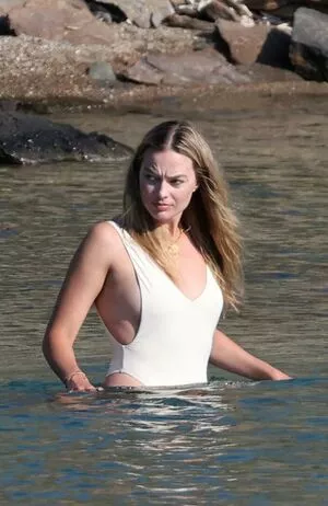 Margot Robbie OnlyFans Leaked Free Thumbnail Picture - #42CYFmd0O4