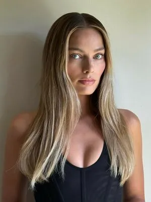 Margot Robbie OnlyFans Leaked Free Thumbnail Picture - #AqrjxsOeaU