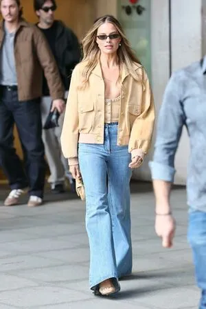 Margot Robbie OnlyFans Leaked Free Thumbnail Picture - #DvYLMabtdd