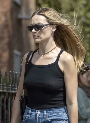 Margot Robbie OnlyFans Leaked Free Thumbnail Picture - #MMYOseyLdj