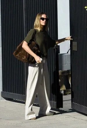 Margot Robbie OnlyFans Leaked Free Thumbnail Picture - #gTd3eBs2p5