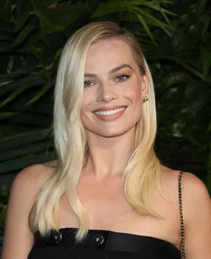 Margot Robbie OnlyFans Leaked Free Thumbnail Picture - #hhD9OatLto