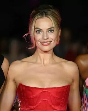 Margot Robbie OnlyFans Leaked Free Thumbnail Picture - #yx9NnLJIAo