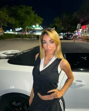 Maria Becerra OnlyFans Leaked Free Thumbnail Picture - #nipNzFgZSt