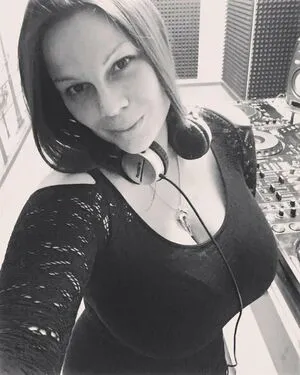 Maria Von Zarring OnlyFans Leaked Free Thumbnail Picture - #ipAcUJizOg