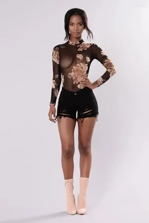 Mariama Diallo OnlyFans Leaked Free Thumbnail Picture - #TP6CrAcIOS