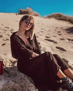 Mariana De Sousa OnlyFans Leaked Free Thumbnail Picture - #4Z9C5KLg4E