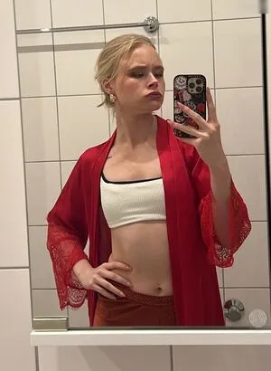 Marieejoan OnlyFans Leaked Free Thumbnail Picture - #4hG3vf4hJn