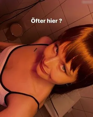 Marieejoan OnlyFans Leaked Free Thumbnail Picture - #5QJgOB0Dto