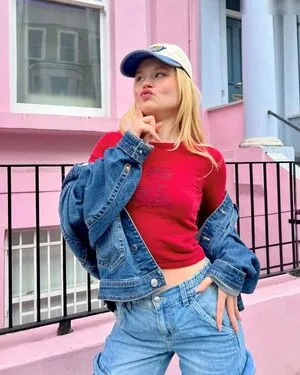 Marieejoan OnlyFans Leaked Free Thumbnail Picture - #8O3mcH4rgk