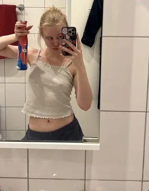 Marieejoan OnlyFans Leaked Free Thumbnail Picture - #9y4x2K8wpq