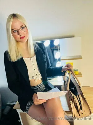 Marieofficial666 OnlyFans Leaked Free Thumbnail Picture - #VIbi1Qyy4U