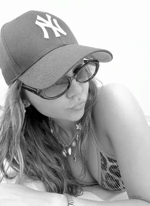 Marirae03 OnlyFans Leaked Free Thumbnail Picture - #MGJSba18La