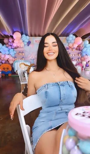 Maritza OnlyFans Leaked Free Thumbnail Picture - #4FjawatJg5